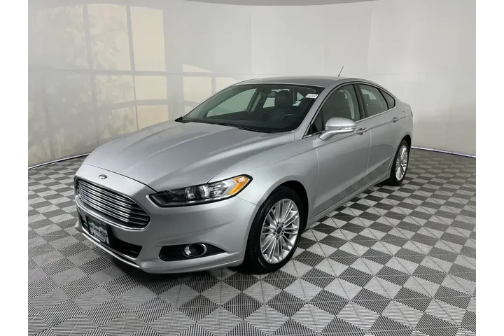 $11892 : Ford Fusion 2016 AWD SE 4dr image 3