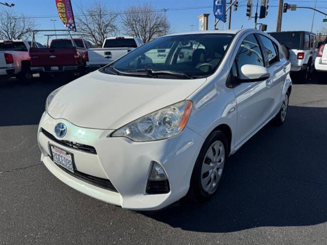 $9998 : 2012 Prius c Two image 5