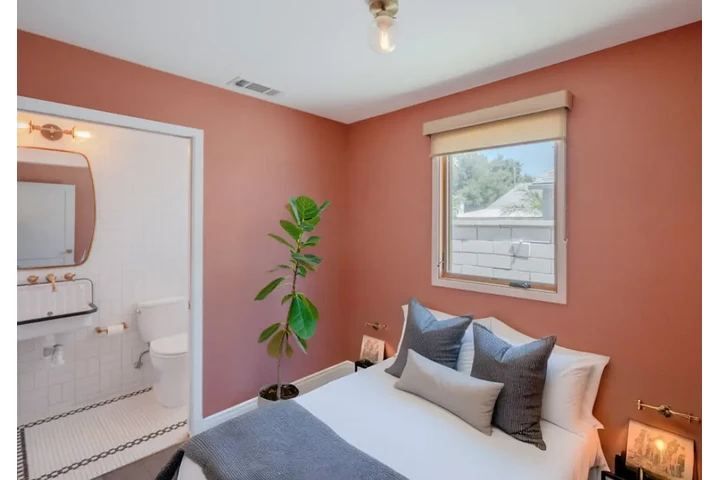 $1400 : %45 discount off rent and depo image 2