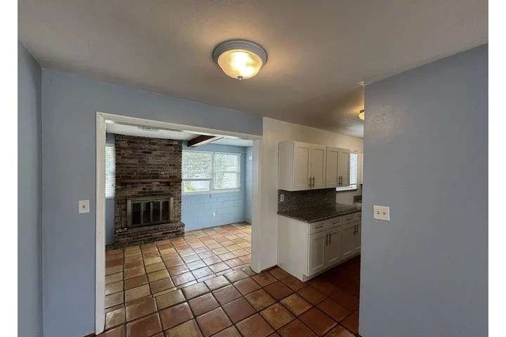 $900 : Single modern stainless home image 5