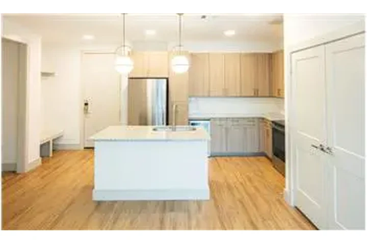 $1661 : Rental property with 0 bedro image 10