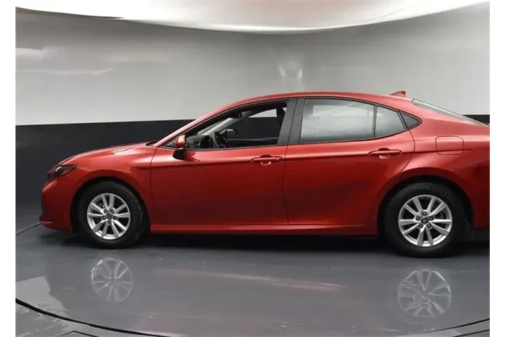$21558 : Toyota Camry 2025 LE 4dr Sed image 5