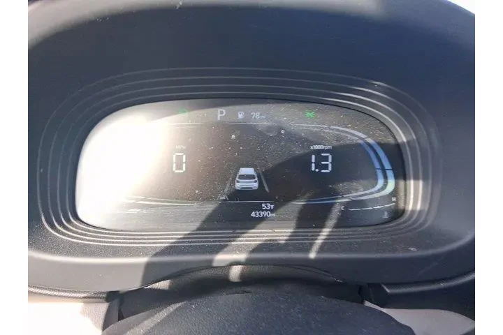 $17499 : Hyundai VENUE 2024 SEL 4dr C image 2