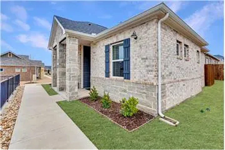 $1840 : Rental property with 2 bedro image 2