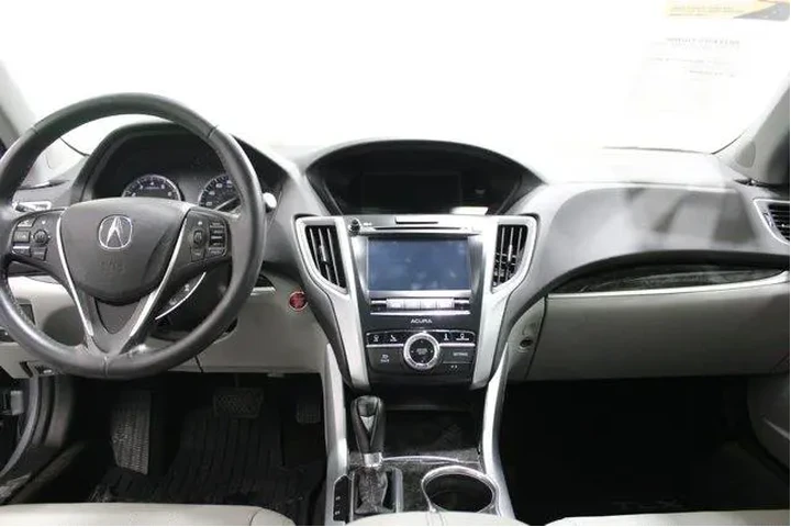 $19973 : Acura TLX 2018 4dr Sedan w/T image 2