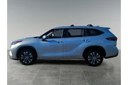 $33498 : Toyota Highlander 2022 XLE 4 thumbnail