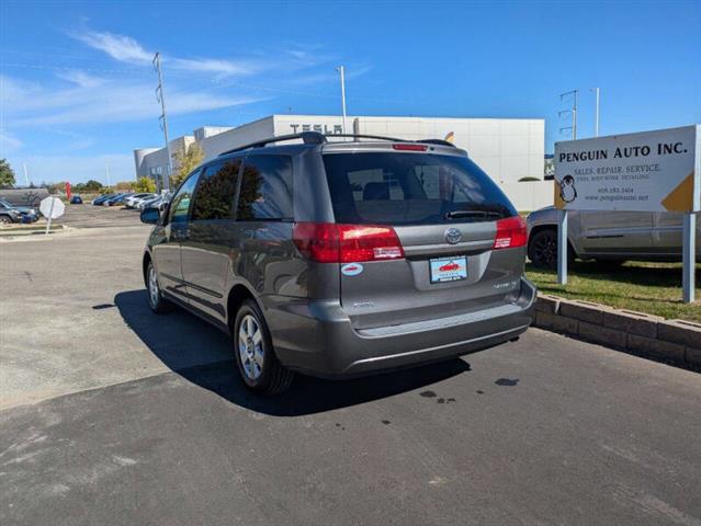 $6990 : 2005 Sienna CE 8 Passenger image 4