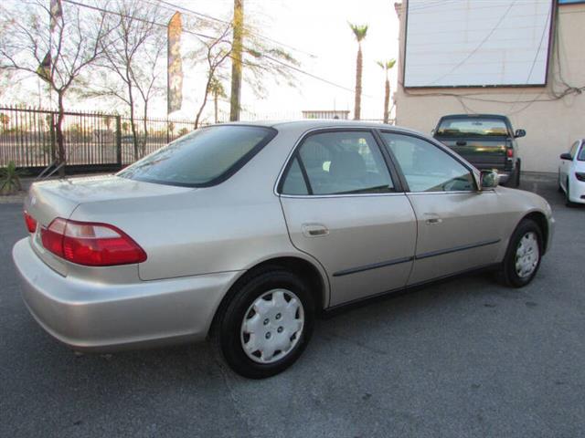 $5995 : 2000 Accord LX image 4