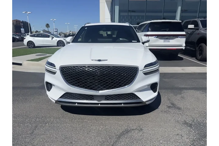 $30900 : Genesis GV70 2022 AWD 2.5T S image 2