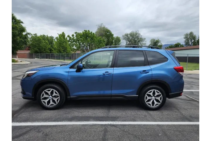 $21900 : 2022 Forester Premium image 6