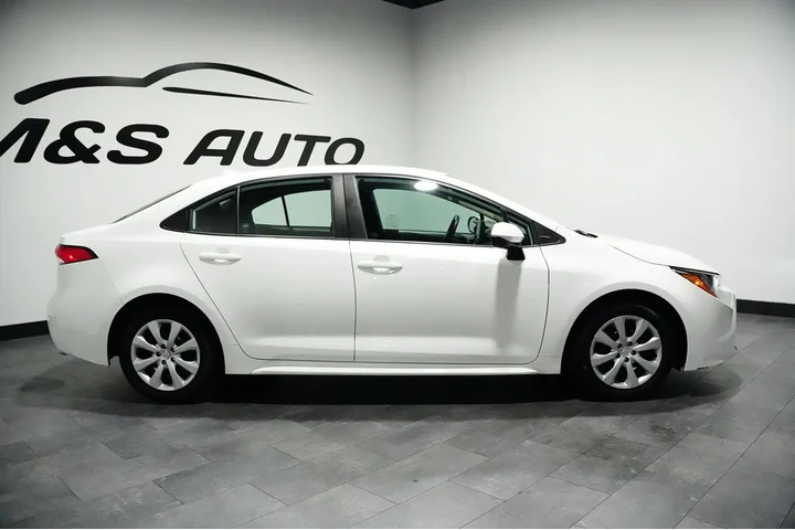 $19918 : 2023 Corolla image 5