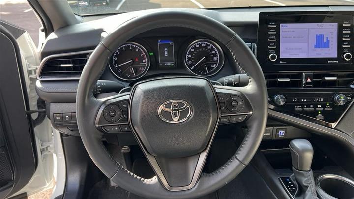 $18500 : 2022 Toyota  Camry SE image 2