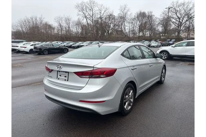 $13000 : Hyundai ELANTRA 2018 Value E image 6