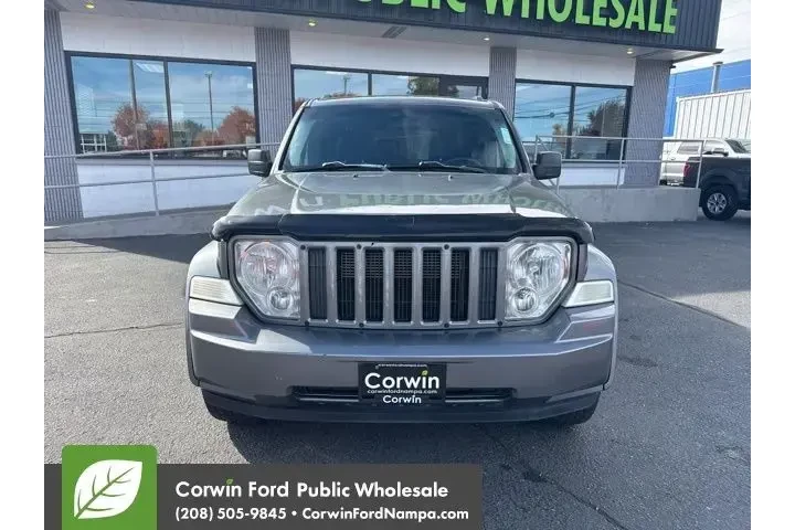 $6501 : Jeep Liberty 2012 4x4 Sport image 2