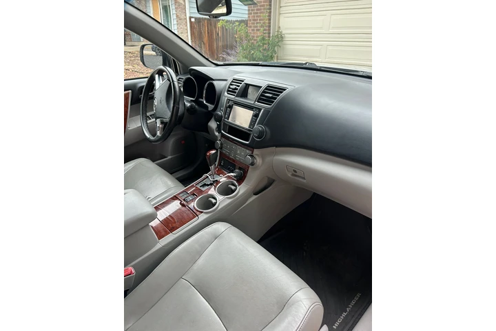 $7900 : 2013 Toyota HIGHLANDER LTD image 10