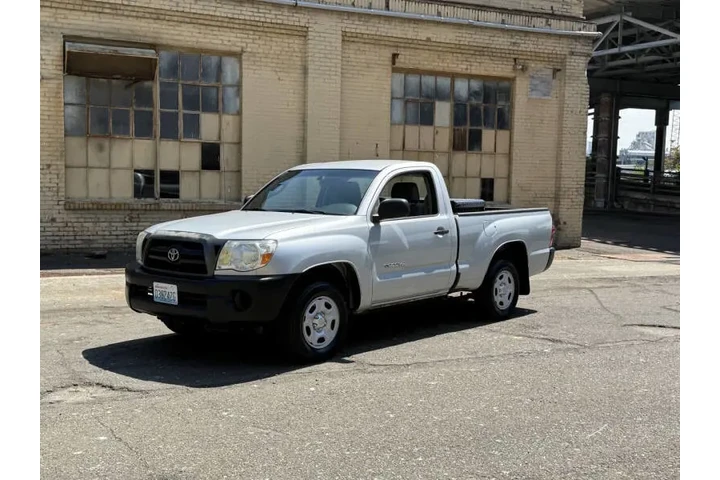 $13988 : 2007 Tacoma image 3