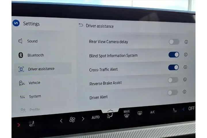 $39988 : Ford Explorer 2025 AWD ST-Li image 9