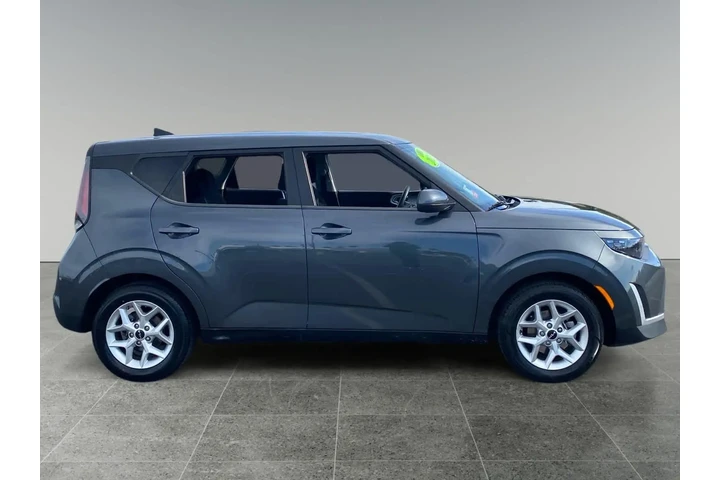 $21792 : Kia Soul 2023 image 6
