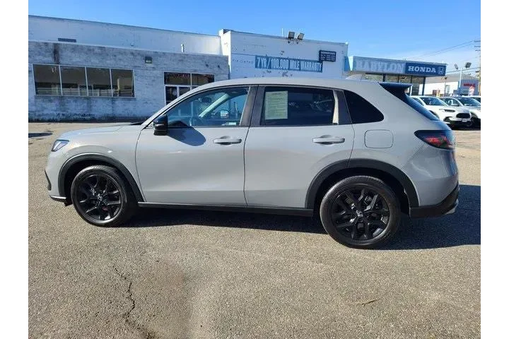 $23972 : Honda HR-V 2023 AWD Sport 4d image 2