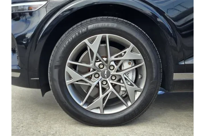 $38394 : Genesis GV70 2023 AWD 2.5T S image 10