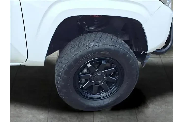 $38850 : Toyota Tacoma 2023 4x4 TRD P image 9