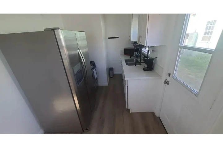 $1350 : cozy home image 8