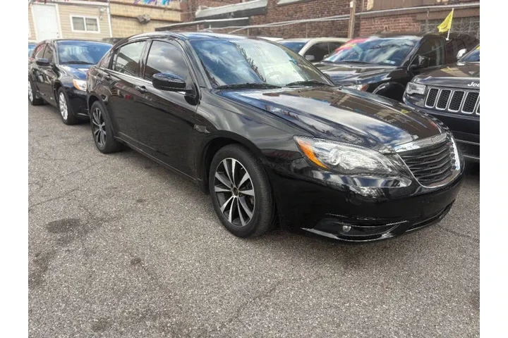 $6995 : 2012 200 S image 3