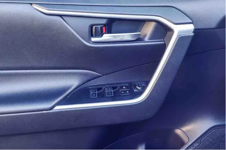 $25500 : Toyota RAV4 2022 AWD XLE 4dr image 10