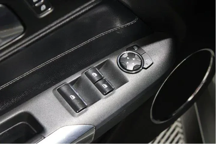 $22988 : Ford Mustang 2021 EcoBoost 2 image 4