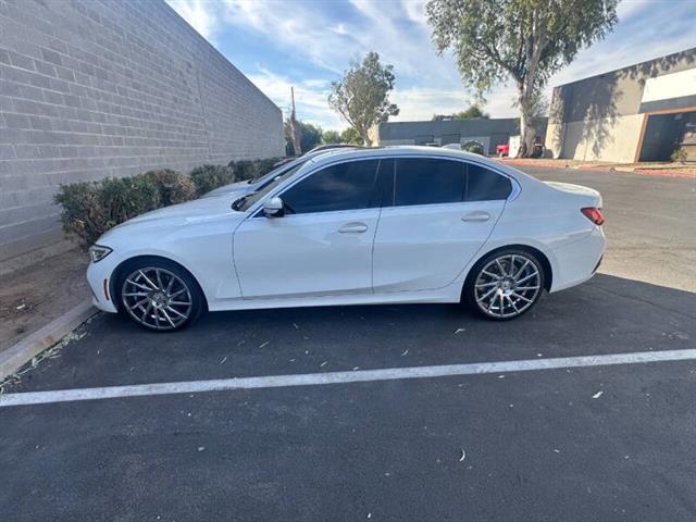 $17495 : 2020 BMW 3 Series 330i xDrive image 1