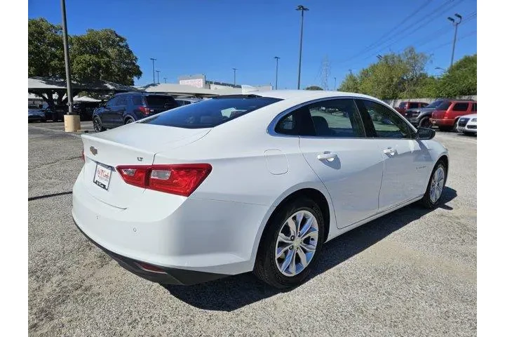 $19500 : Chevrolet Malibu 2024 LT 4dr image 3