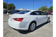 $19500 : Chevrolet Malibu 2024 LT 4dr thumbnail
