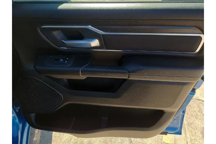 $38823 : Ram 1500 2025 4x4 Big Horn 4 image 9