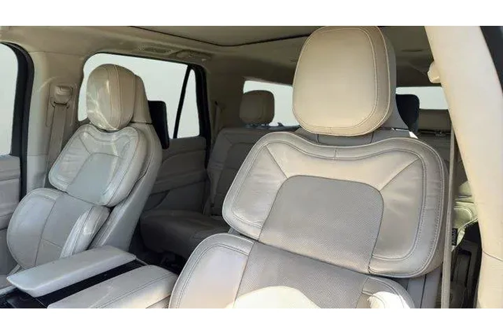 $31954 : Lincoln Navigator L 2019 4x4 image 10