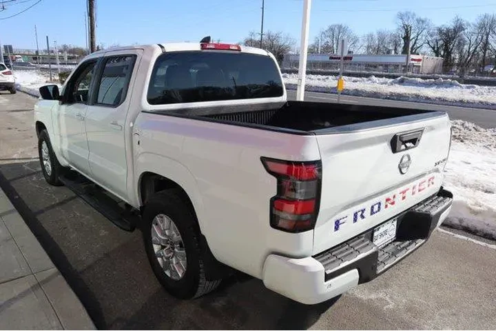 $29812 : Nissan Frontier 2022 4x4 SV image 7