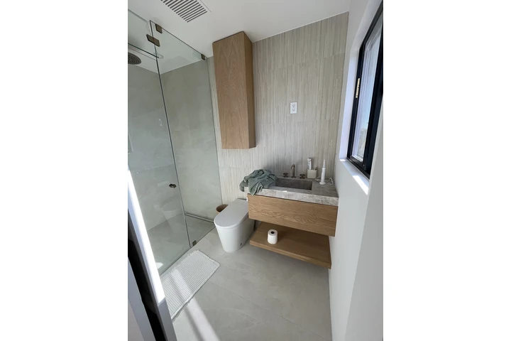 Remodeling interior carpentry image 1