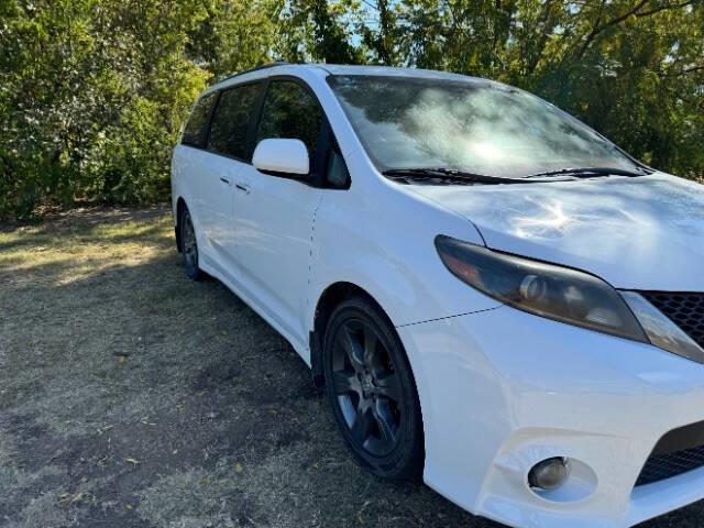 $18995 : 2016 Sienna image 3