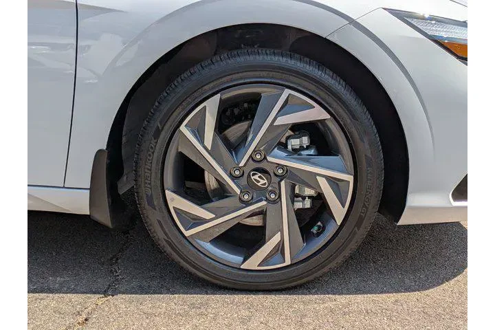 $27777 : Hyundai ELANTRA Hybrid 2025 image 7