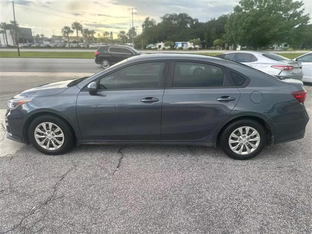 $13990 : 2020 KIA FORTE image 4