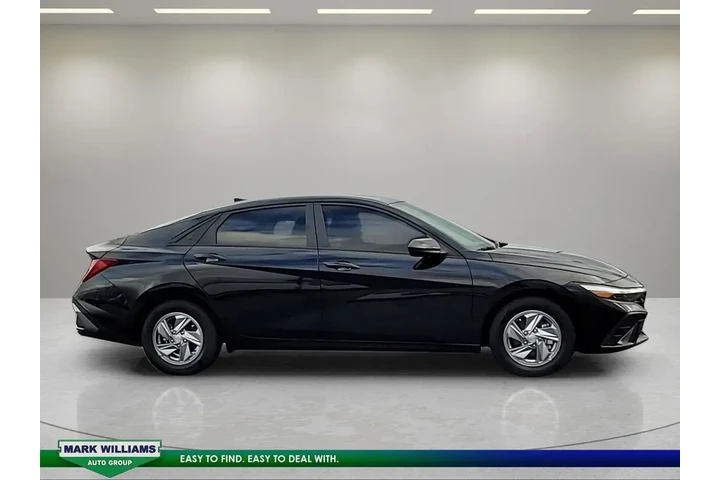$19989 : Hyundai ELANTRA 2024 SE 4dr image 9