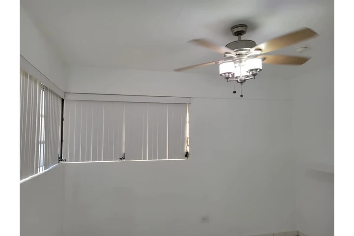 $1600 : Se renta efficiency image 10