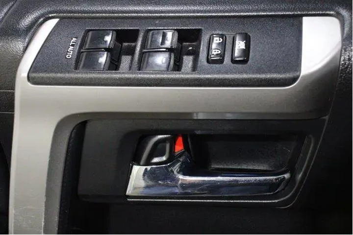 $29998 : Toyota 4Runner 2018 AWD Limi image 7