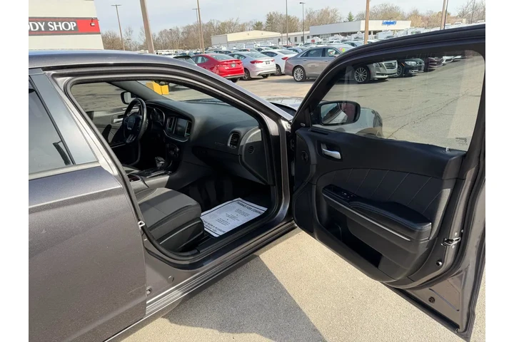 $7980 : 2016 Charger SXT image 8