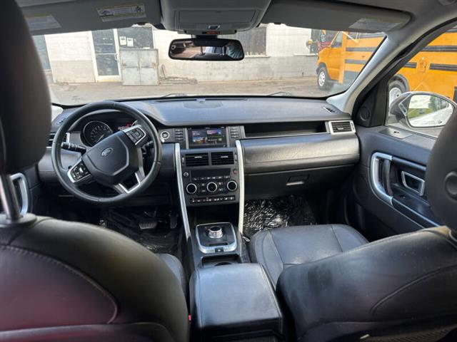 $12395 : 2016 Land Rover Discovery Spo image 8