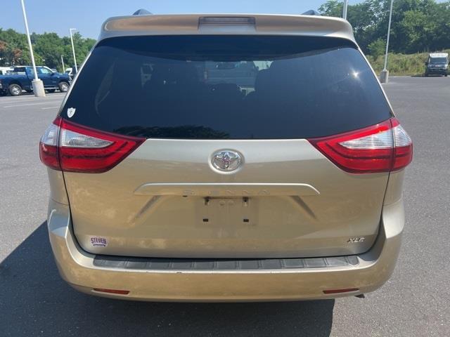 $24060 : PRE-OWNED 2017 TOYOTA SIENNA image 6