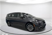 $29148 : Pre-Owned 2022 Pacifica Hybri thumbnail