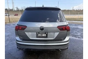 $29903 : Volkswagen Tiguan 2024 SE R- thumbnail