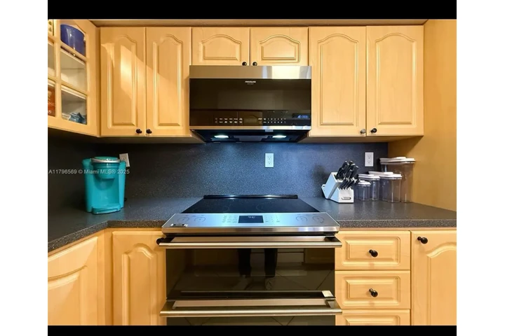 $1000 : Habitación amueblada image 7