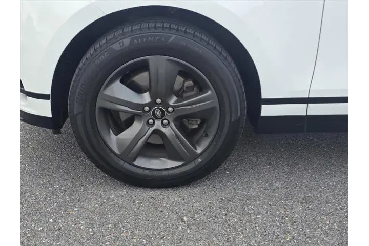 $32999 : Land Rover Range Rover Velar image 9