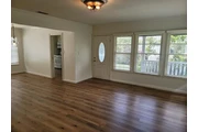 $900 : Home Rent .. Orange, CA thumbnail